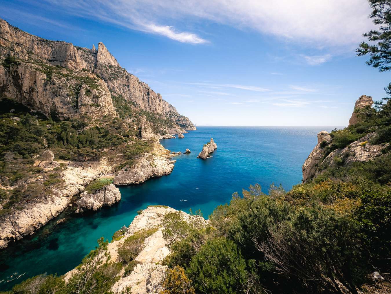 Les Calanques de Marseille ouvertes sur la Méditerranée